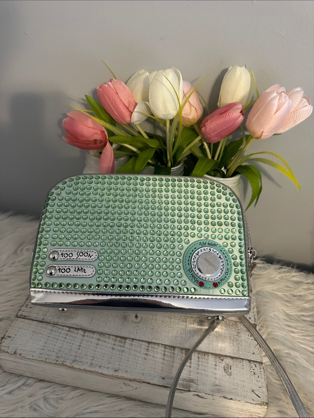 Betsey Johnson get toasted toaster bag - Picture 10 of 14